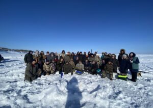 Күөх боллох тойон бэлэҕэ —  Кулун тутар 7 күнүгэр «Баакычча» арыы аттыгар, Өлүөнэ эбэбит биир салаатыгар нэһилиэкпит дьахталларыгар анаан «Күөх боллох тойон бэлэҕэ» диэн, олохтоох дьаһалтаны кытта, муус аннынан балыктааһын күрэҕин ыыттыбыт. Күрэххэ барыта 11 хамаанда кыттыыны ылла. Күрэх түмүгэр олохтоох И.С.Охлопков аатынан культура дьиэтин коллектива кыайыыны ылла. «Саамай улахан балык» уонна «Бастакы балык» номинацияларга Хамаҕатта нэһилиэгин хамаандата ылла. «Саамай […]